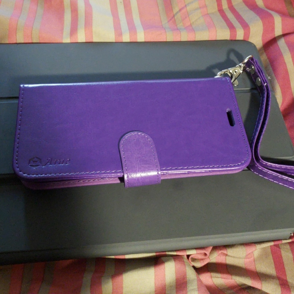 Cell phone wristlet